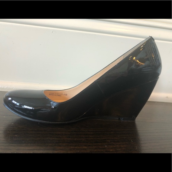 Cole Haan Black Patent Leather Wedges - size 6.5, fit more like a 6 - Picture 4 of 8